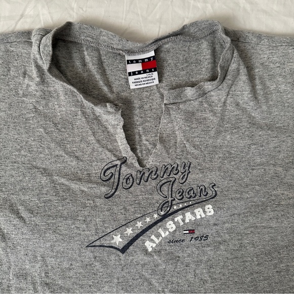 Y2K Tommy Hilfiger baby long sleeve tee - Picture 3 of 3